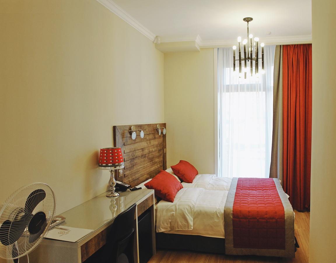 Grace Point Hotel Akmola Esterno foto