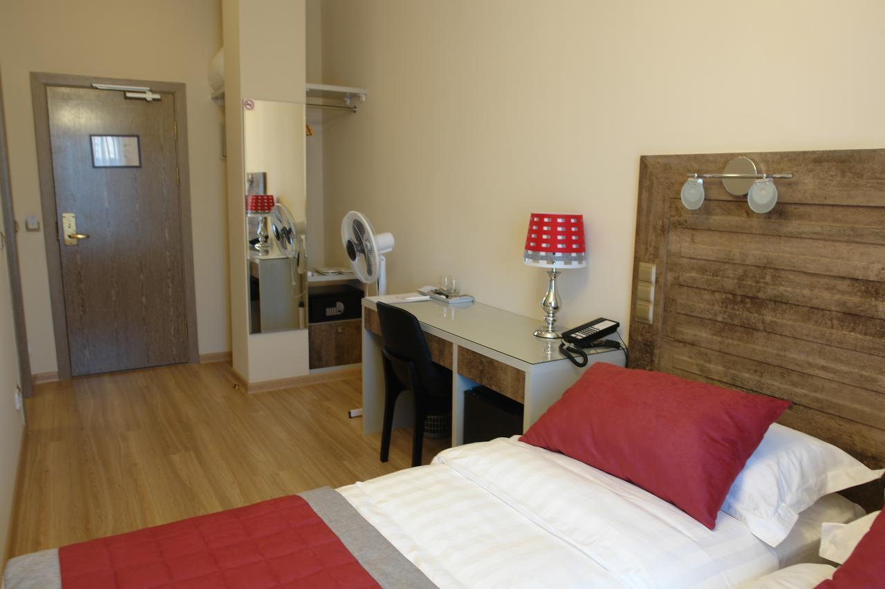 Grace Point Hotel Akmola Esterno foto